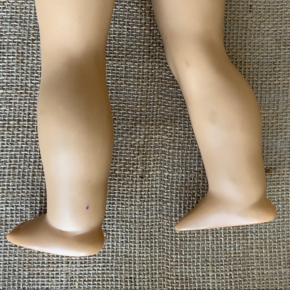 AMERICAN GIRL Doll GOTY 2010 Lanie in Meet Outfit - Picture 5 of 15